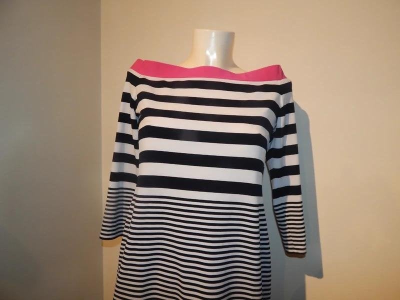 Joseph Ribkoff zwart wit stretch jurk roze accenten mt 38, Maat 38/40 (M), Joseph Ribkoff, Zo goed als nieuw, Knielengte