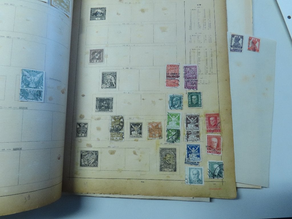 2 zeer oude SCHAUBEK-albums met zegels - (J261) - 3/3 -, Postzegels en Munten, Postzegels | Volle albums en Verzamelingen, Ophalen of Verzenden