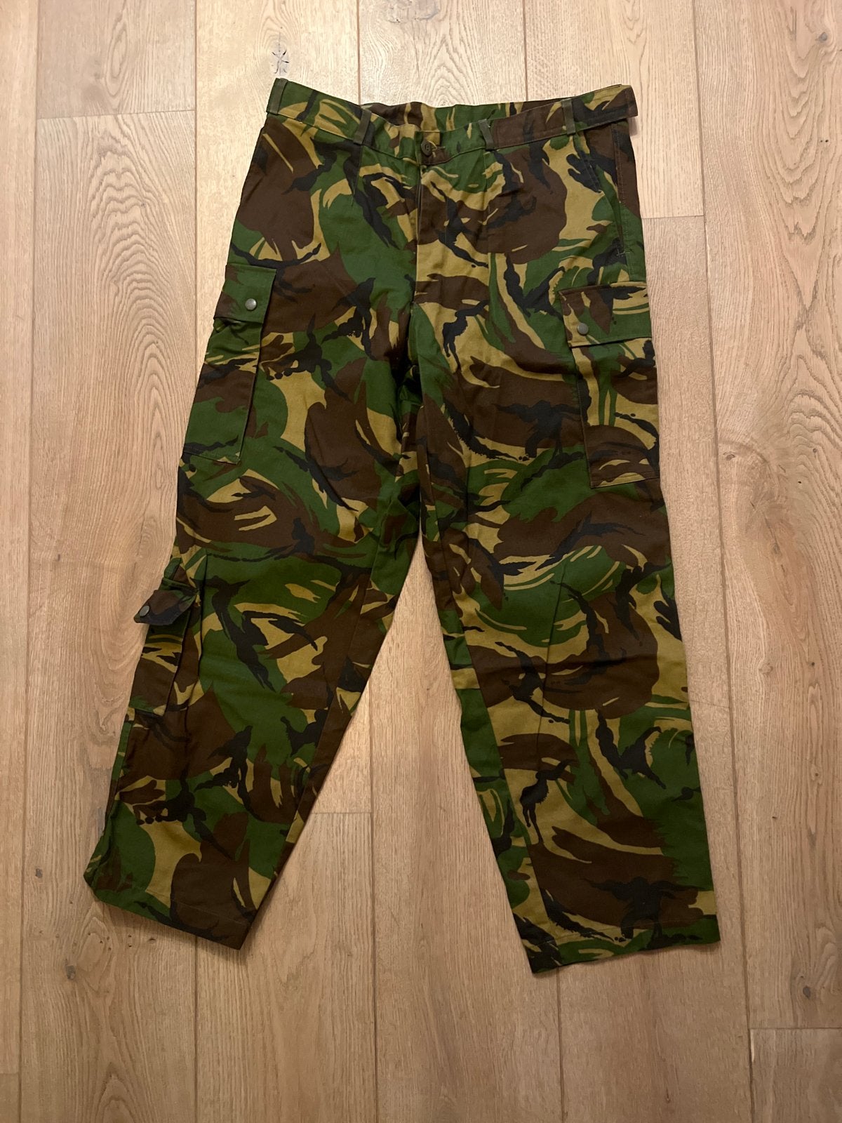 Originele KL woodland camouflage broek – maat 7585/9000, Kleding | Heren, Ophalen of Verzenden, Zo goed als nieuw, Overige maten