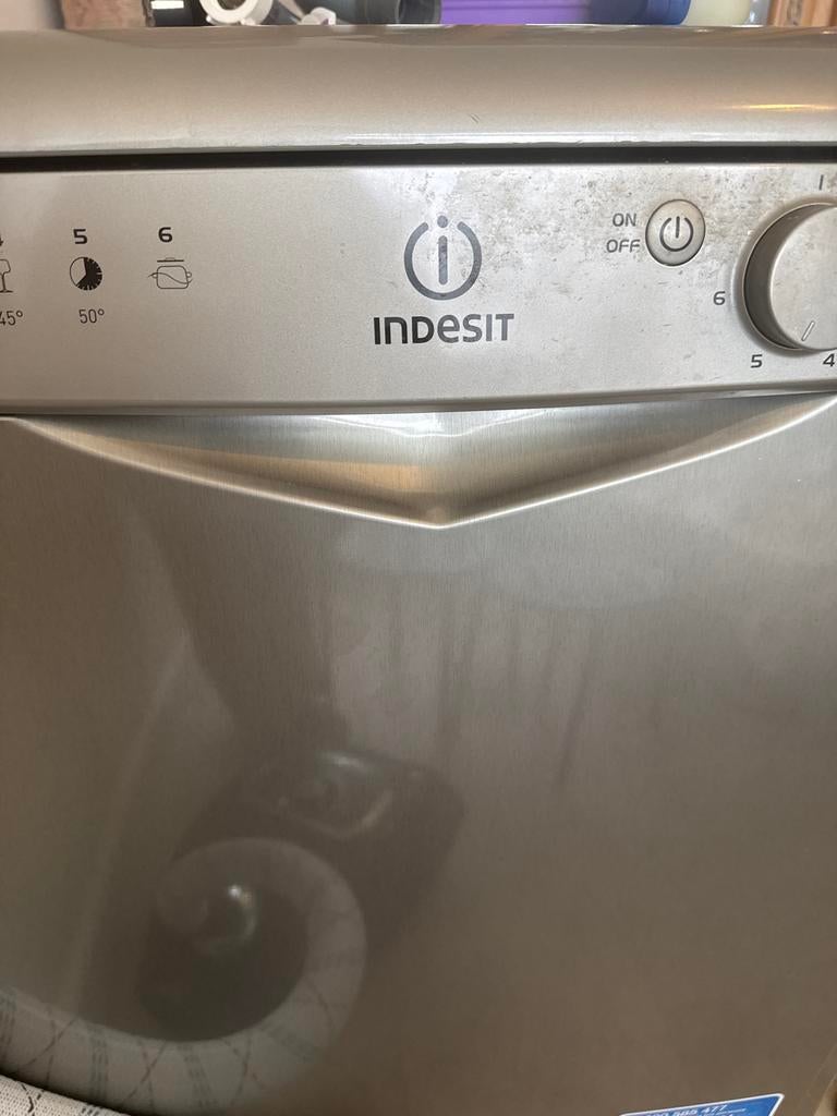 Indesit vaatwasser defect, Witgoed en Apparatuur, Vaatwasmachines, 60 cm of meer, Ophalen of Verzenden, Niet werkend, Vrijstaand