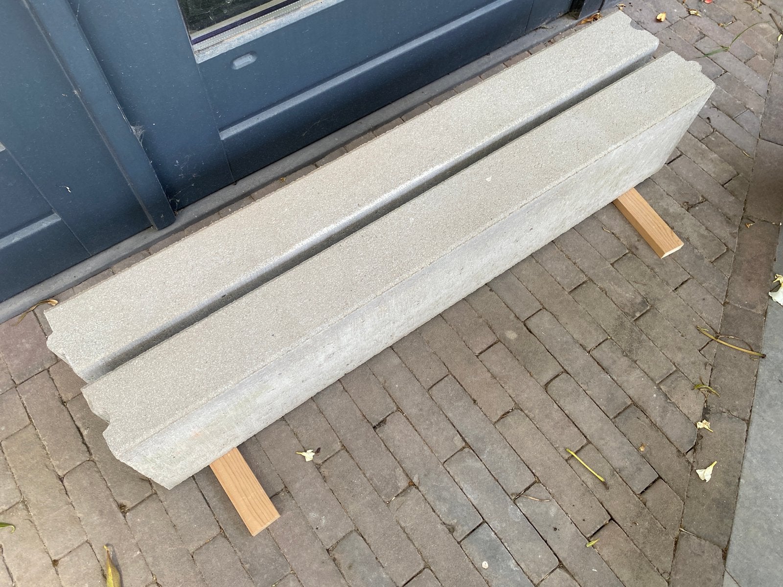 Betonnen bandjes, Ophalen, Zo goed als nieuw