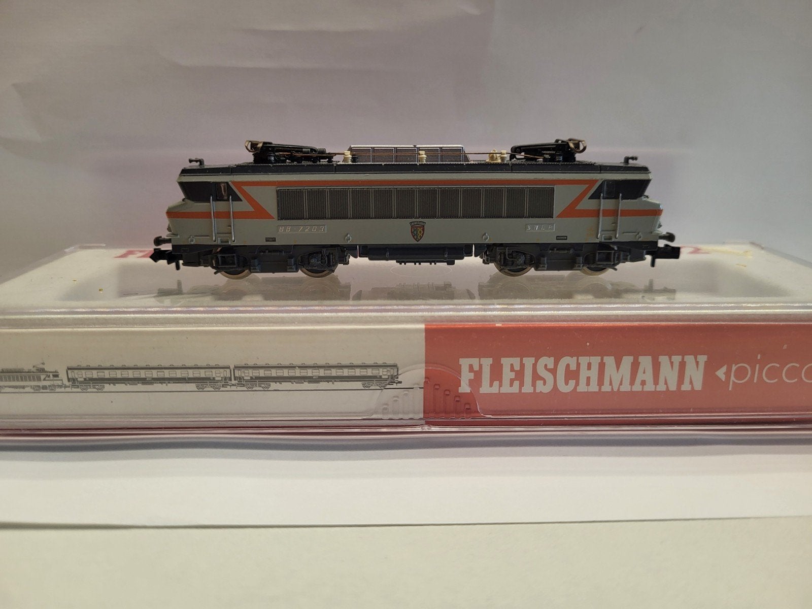SNCF loc van fleischmann piccolo 7362
in zeer nette staat. n, Gebruikt, Fleischmann, Ophalen of Verzenden, Gelijkstroom