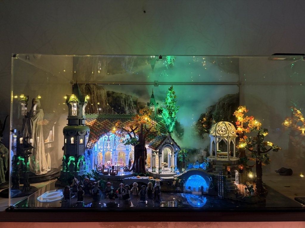Rivendel lego + display case + lights, Kinderen en Baby's, Ophalen, Overige thema's, Lego, Zo goed als nieuw