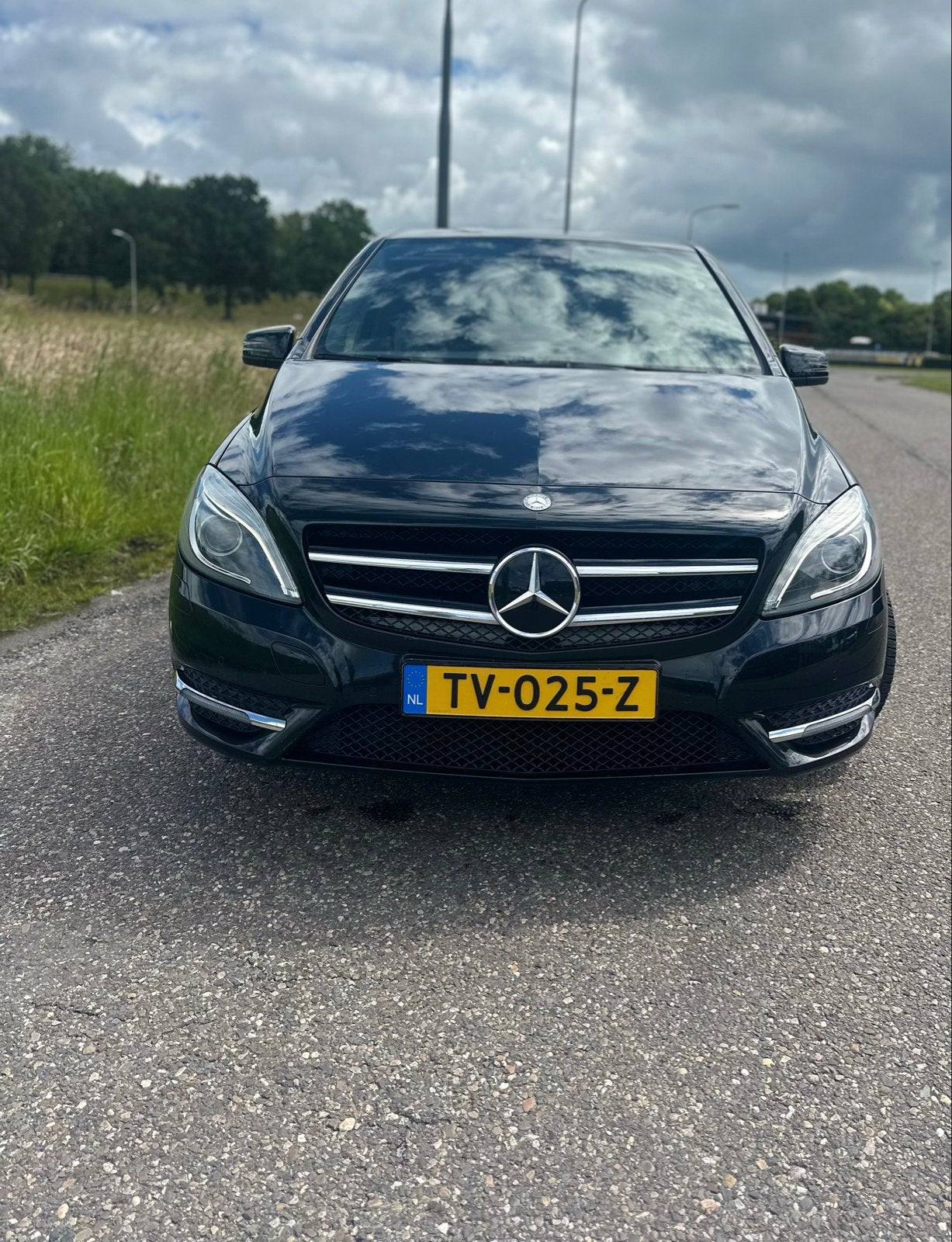 Mercedes-Benz B-Klasse B 220 184PK 4MATIC 7G-DCT 2013 Zwart, Auto's, Mercedes-Benz, 15 km/l, 4 cilinders, Zwart, 75 €/maand