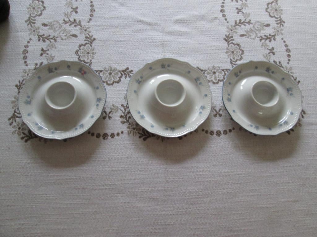 3 eierdopjes met schotel porselein Winterling Schwarzenbach, Antiek en Kunst, Ophalen
