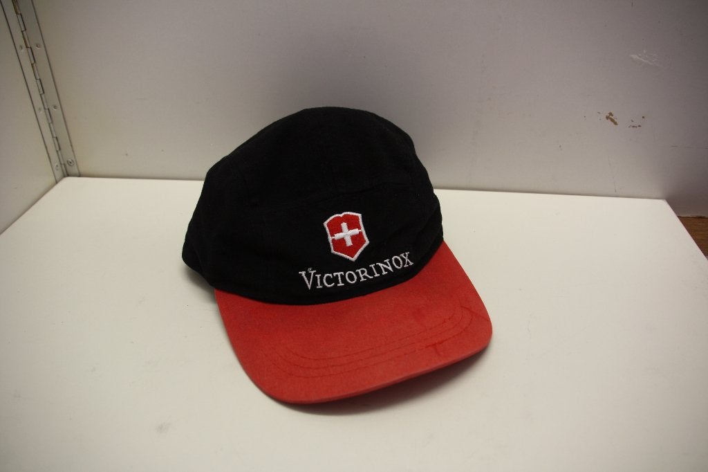 Zwart met rode klep Victorinox baseball cap/ pet., Victorinox, Pet, Gedragen, One size fits all