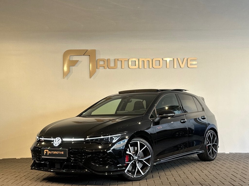 Volkswagen GOLF 2.0 8.5 TSI GTI Clubsport Pano|HuD|H/K|Akrap, Auto's, Gebruikt, 4 cilinders, 1984 cc, Zwart