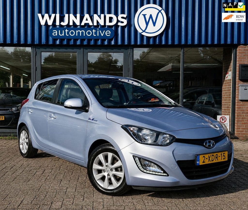 Hyundai I20 1.2i i-Deal Dealer Onderhoud Pdc Led Airco APK, Auto's, Hyundai, Euro 5, 31 €/maand, 4 cilinders, Blauw