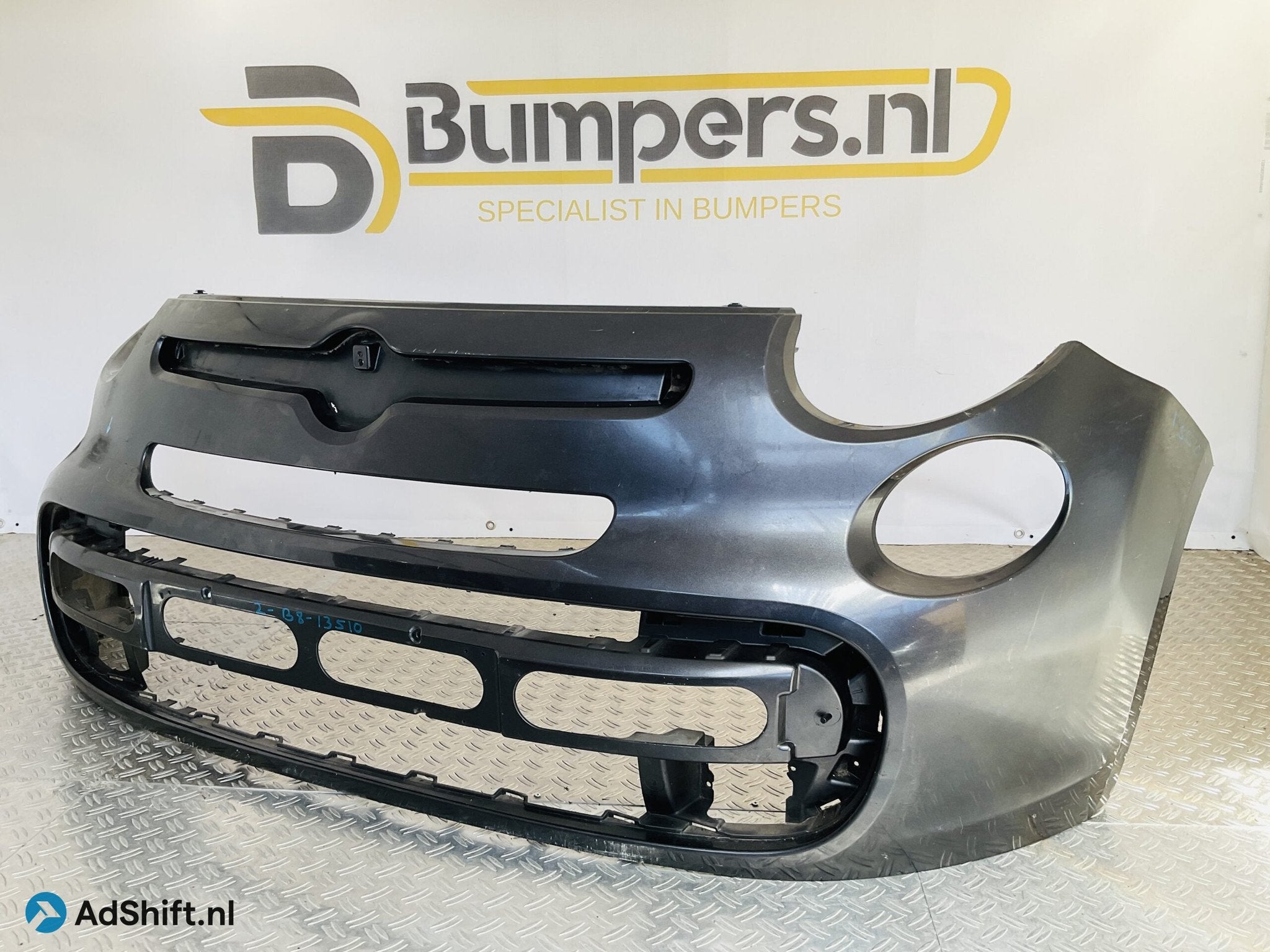 Bumper Fiat 500L 500 L 12-18 735522402 Voorbumper 2-B8-13510, Bumper