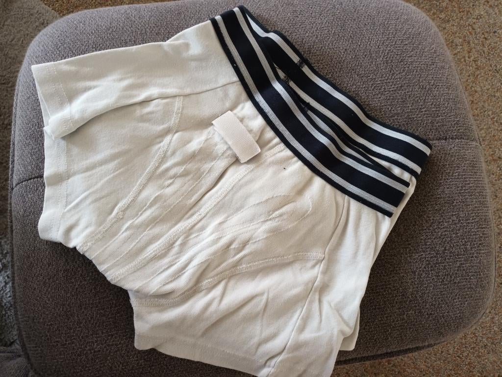 2x Rodger plasbroekjes voor jongens - Maat 140, Nacht- of Onderkleding, Gebruikt, Rodger, Ophalen of Verzenden