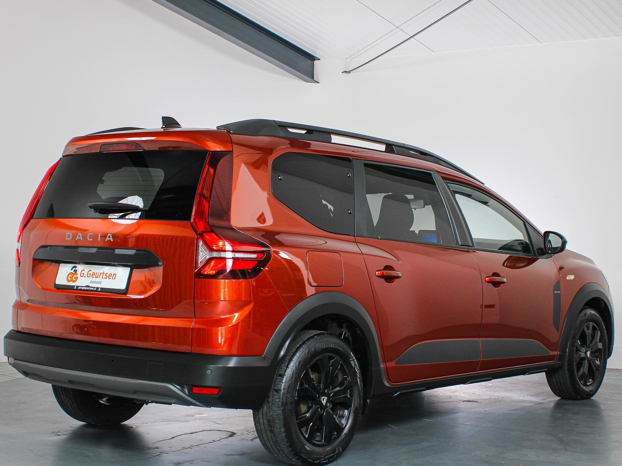 Dacia Jogger 1.0 TCe Extreme, 7-Persoons, Camera, Navigatie,, Voorwielaandrijving, Stof, Gebruikt, Bruin