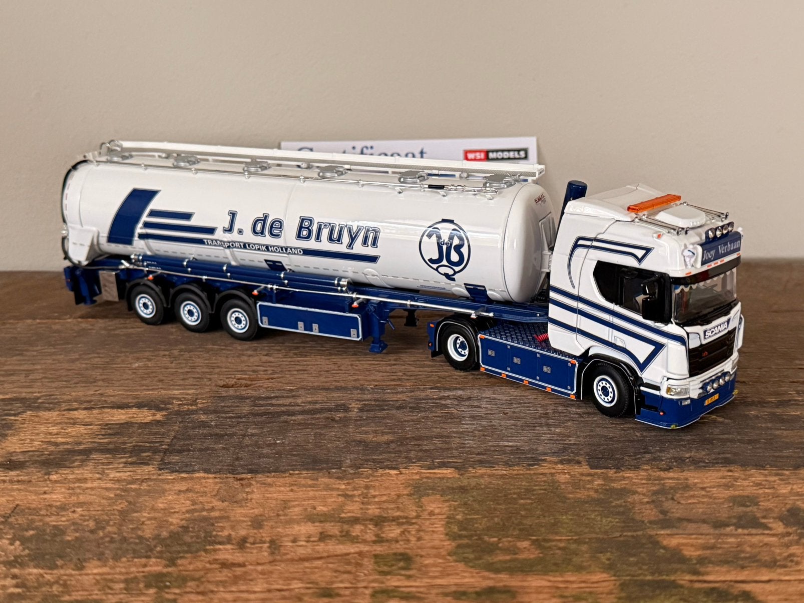 WSI - Scania next gen Joey Verbaan / J. de Bruyn, Hobby en Vrije tijd, Verzenden, Zo goed als nieuw, Bus of Vrachtwagen, Wsi