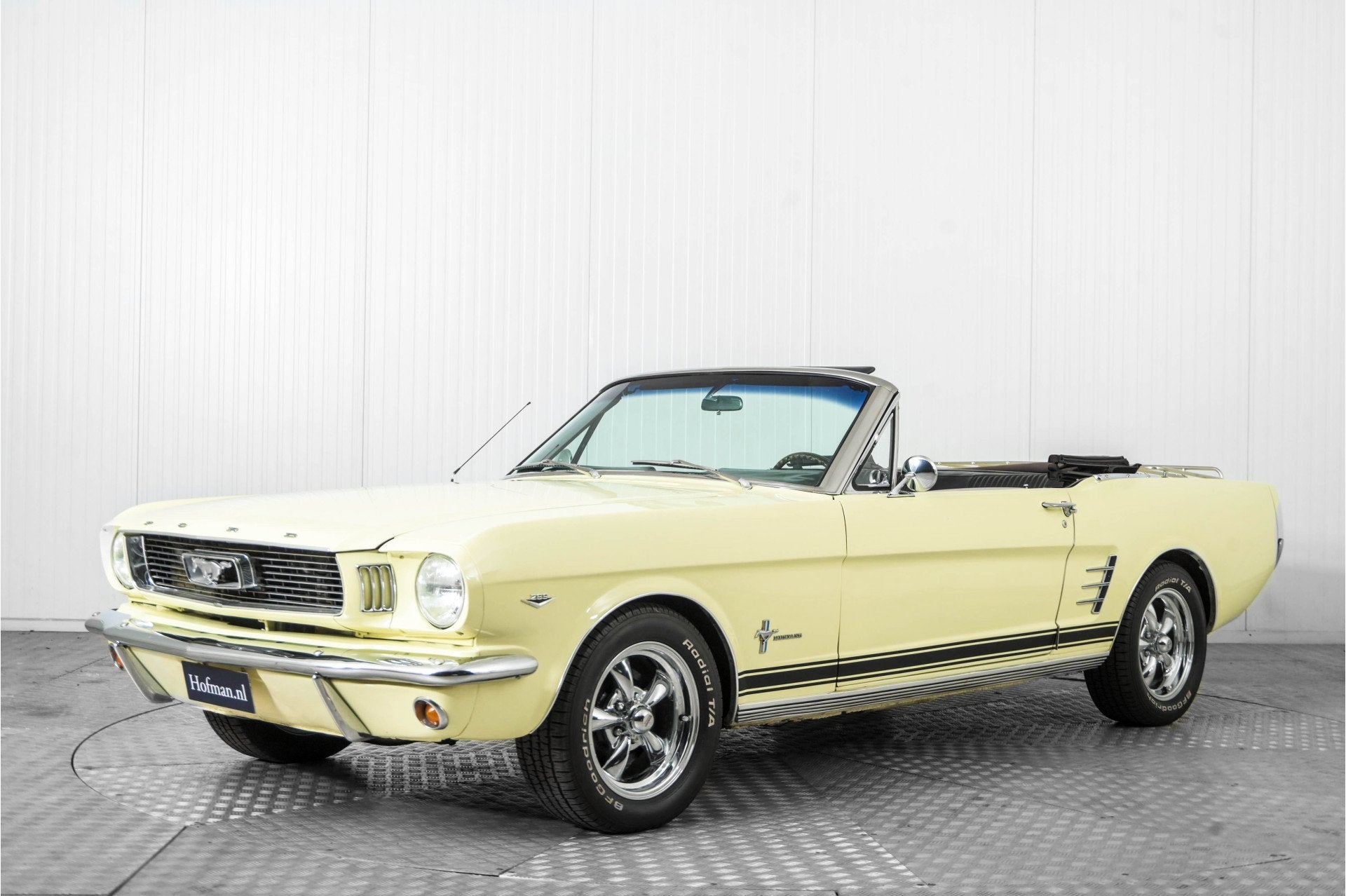 Ford Mustang 289 V8 automaat cabriolet (bj 1966), Auto's, Automaat, Gebruikt, Cabriolet, Geel