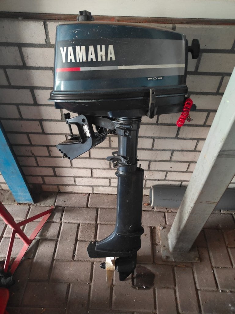 Foto 2 van Yamaha 4 pk buitenboordmotor