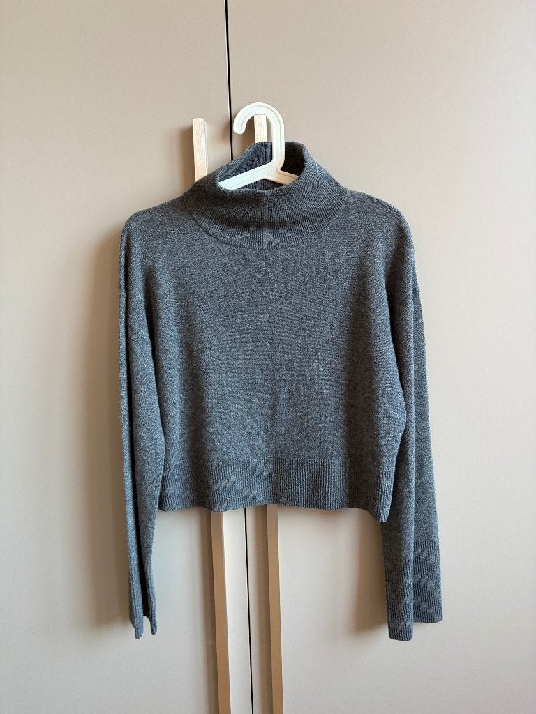 Rae grijze cropped coltrui van een wol/cashmere blend, Verzenden, RAE, Zo goed als nieuw, Maat 34 (XS) of kleiner