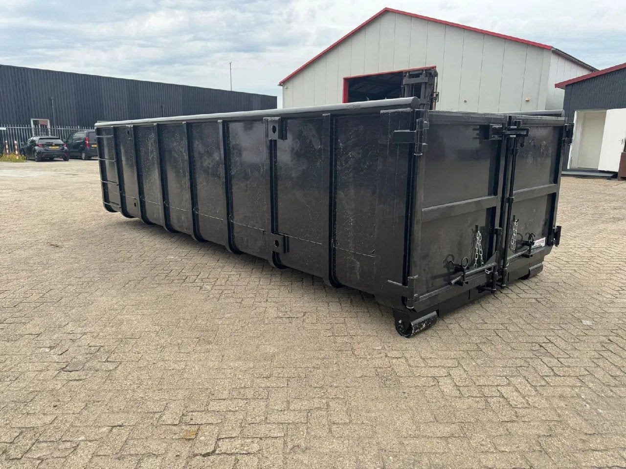 VERNOOY 20M3 ZWART RAL9005 NIEUW 9402, Vernooy Containers B.V., Dave@vernooy.nl, Kellensedwarsweg 9
4004 JC  Tiel, NL