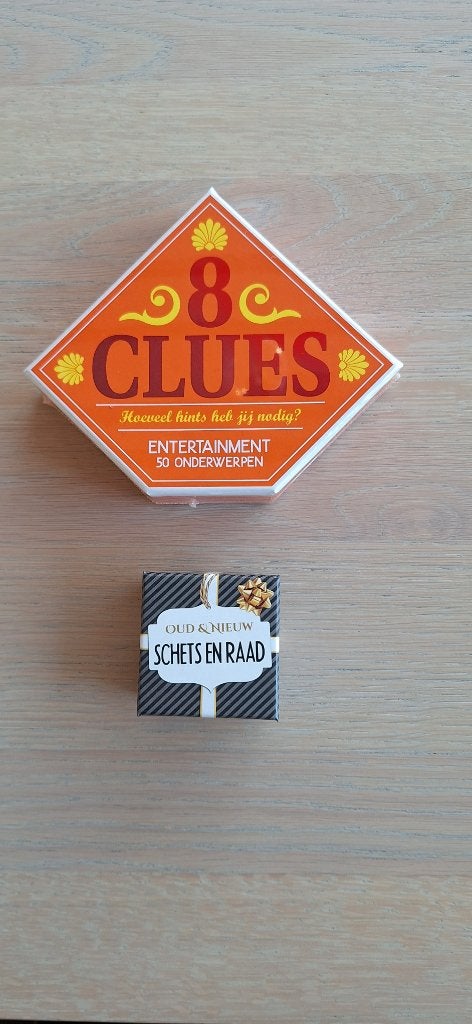 2 Spelletjes (Nieuw) 8 Clues en Oud en nieuw, Ophalen of Verzenden, Nieuw