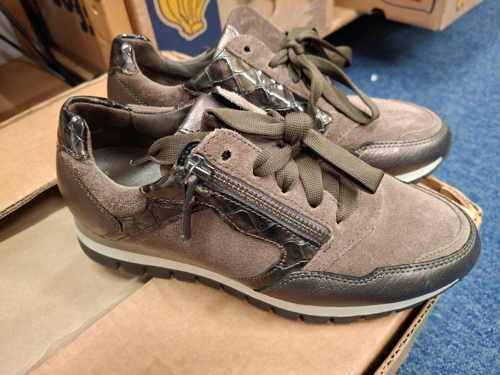 Gabor Snakers taupe kleur maat 36 Nieuw, Beige, Gabor, Nieuw, Ophalen of Verzenden