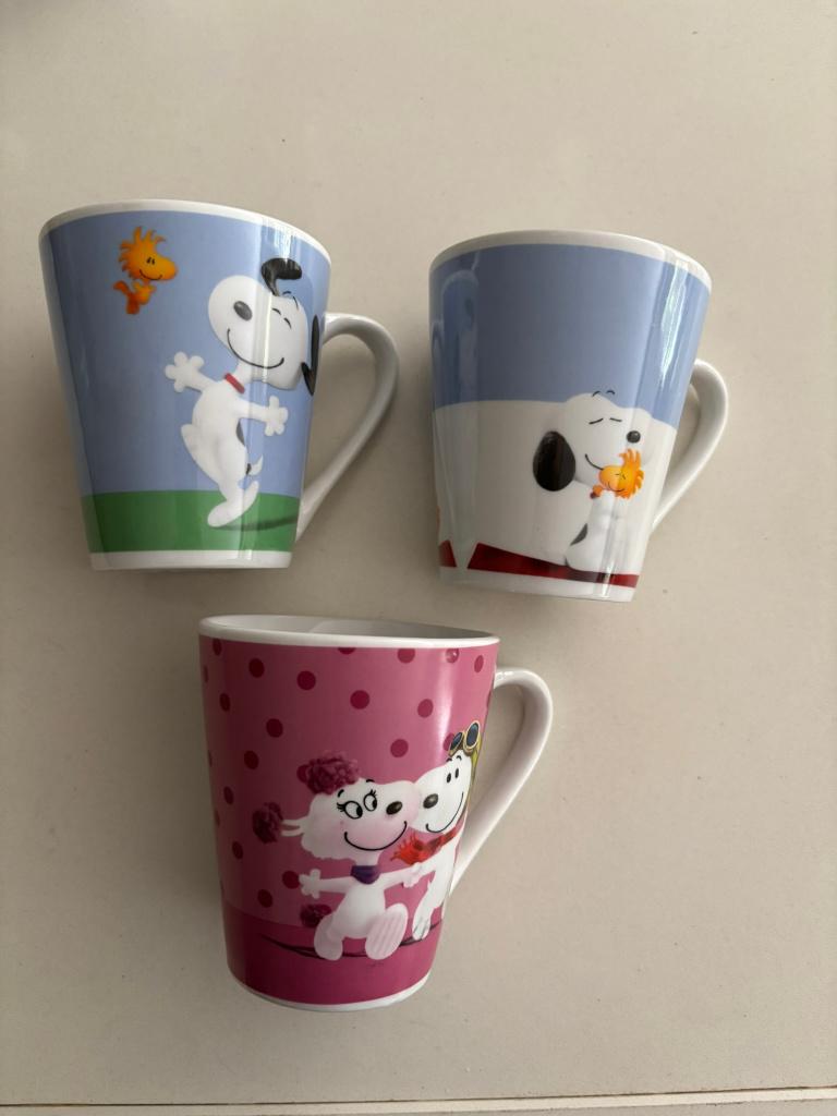 Set van 3 snoopy mokken met verschillende afbeeldingen, Ophalen of Verzenden, Zo goed als nieuw, Overige stijlen, Kop(pen) en/of Schotel(s)