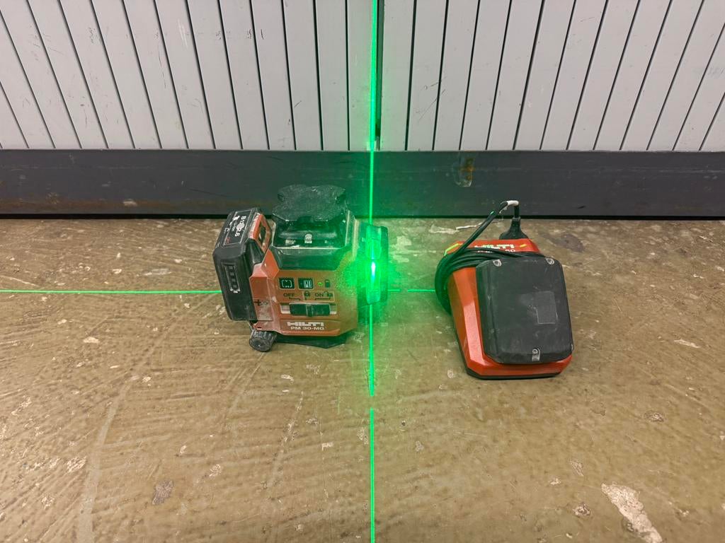 Hilti PM 30-MG met defect, Doe-het-zelf en Verbouw, Meetapparatuur, Ophalen of Verzenden, Gebruikt, Multimeter