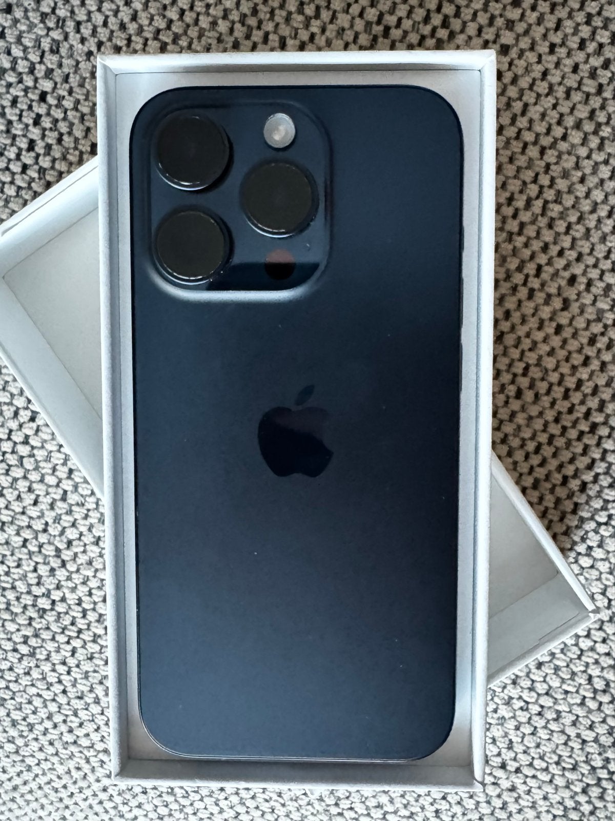iPhone 15 Pro Donkerblauw - Minimale Gebruikersporen, Ophalen, 80 %, 128 GB, Blauw