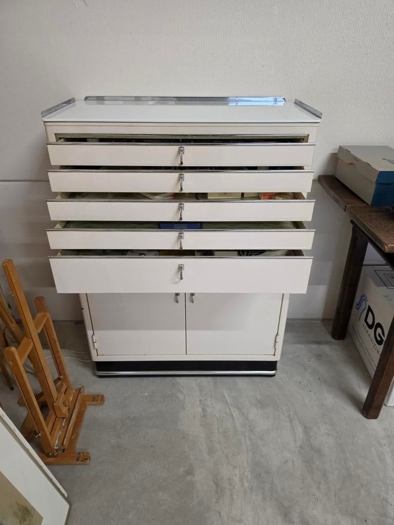 Vintage Baisch tandartskast met accessoires, Ophalen