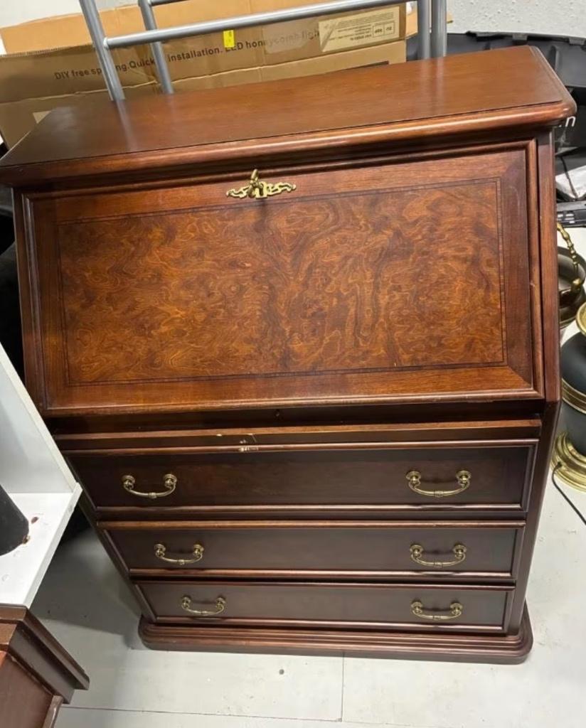 Secretaris bureau, Ophalen
