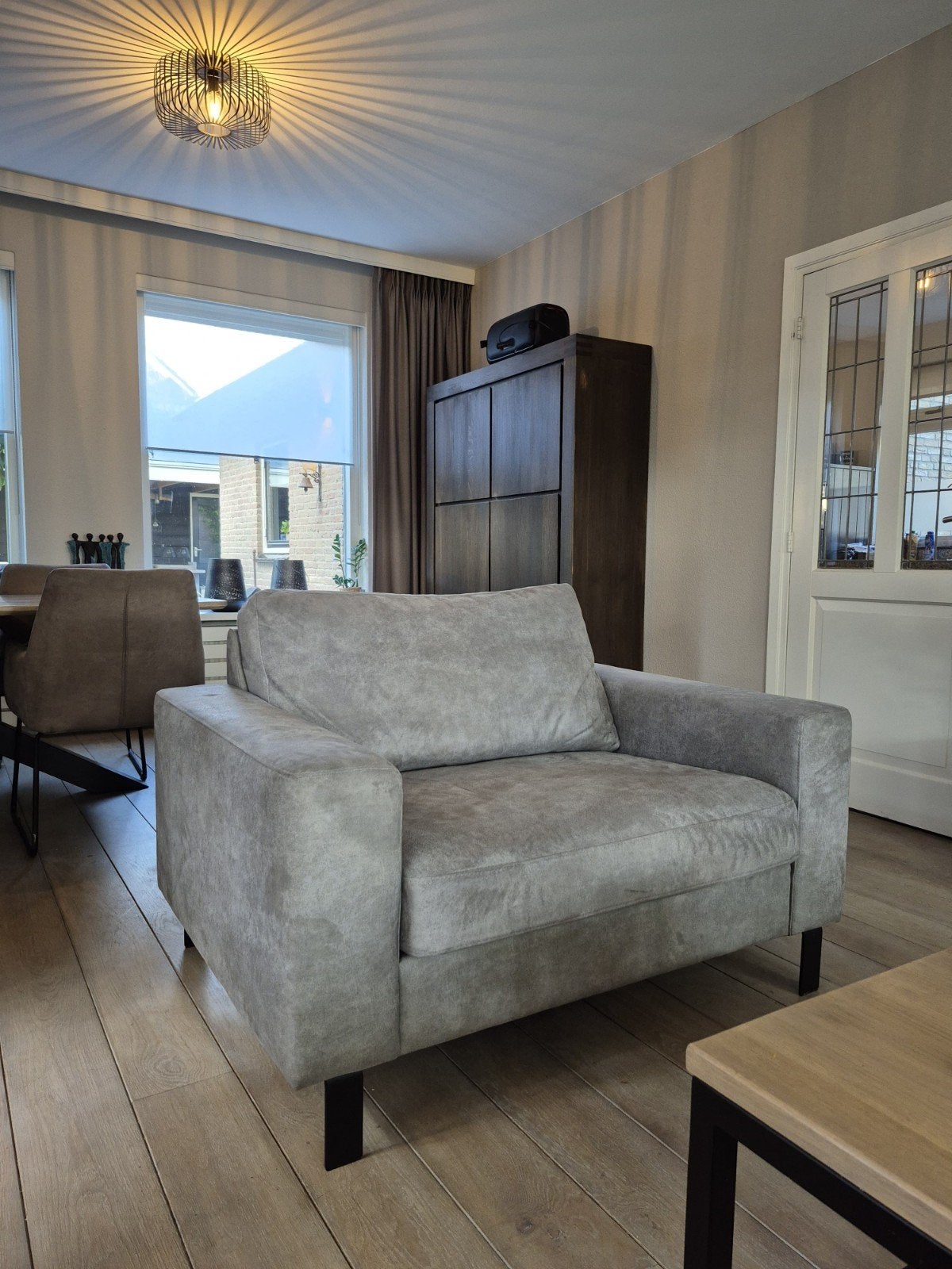 licht grijze loveseat., Tweepersoons, Ophalen of Verzenden, Zo goed als nieuw, Minder dan 150 cm