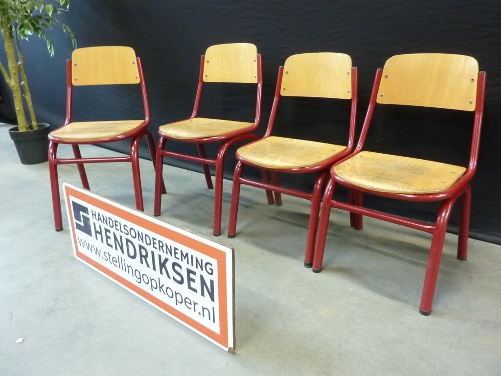 Leuke vintage kinderstoel / kinder schoolstoel voor peuters, Gebruikt, Handelsonderneming Hendriksen, Overige typen, Ophalen of Verzenden