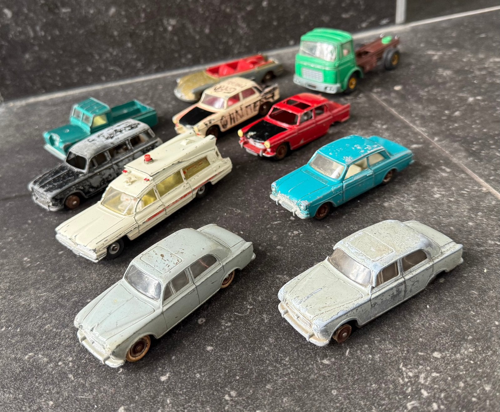 Lot oude Dinky Toys oa peugeot, Verzenden, Gebruikt, Auto, Dinky Toys