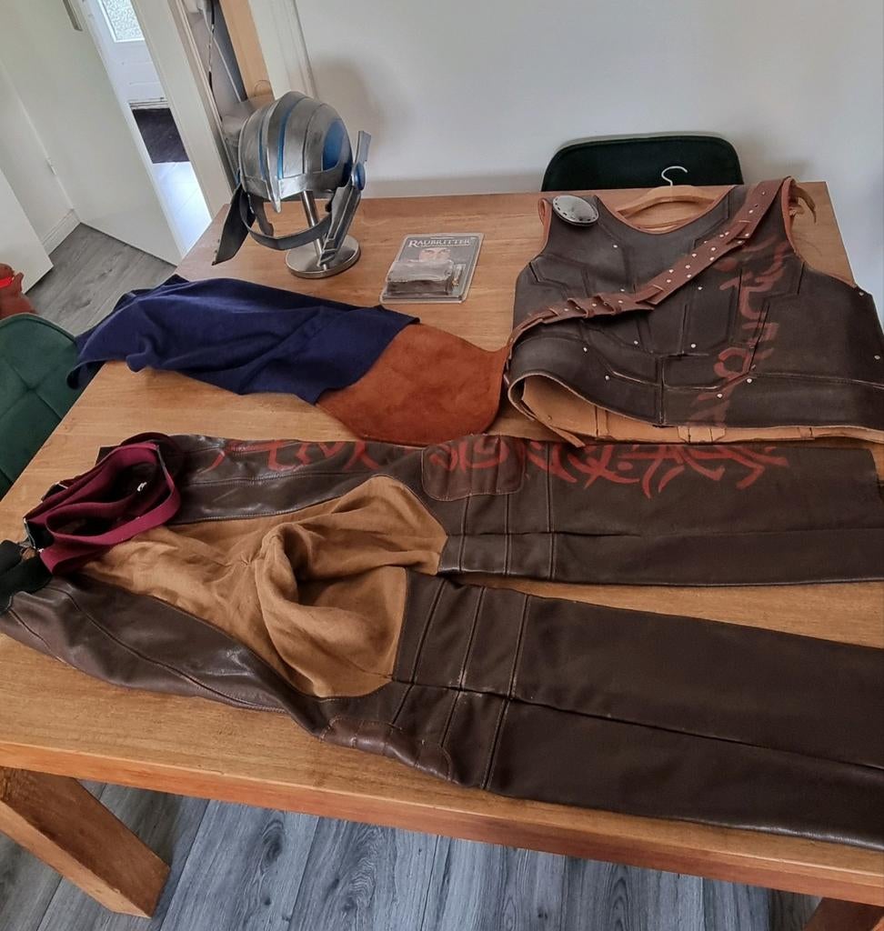 Thor Ragnarok complete outfit maat XL bij 195 lang, Ophalen, Zo goed als nieuw, Pak of Jurk
