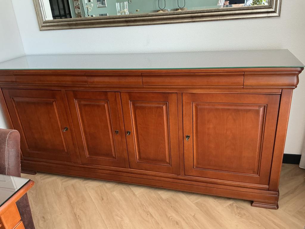 Klassieke houten dressoir met glazen blad, Ophalen, Gebruikt, 200 cm of meer, 50 tot 75 cm