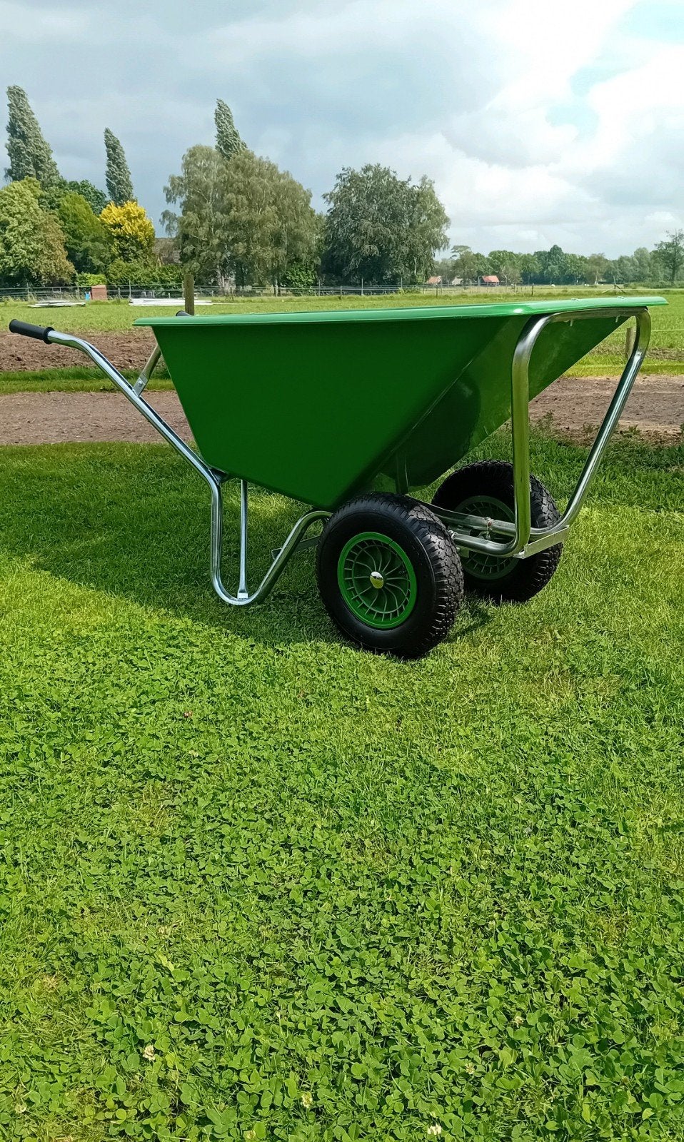 Nieuwe Groene Kruiwagen met Twee Wielen, Tuin en Terras, Kruiwagens, Ophalen, Nieuw, Handmatig, Tweewielig
