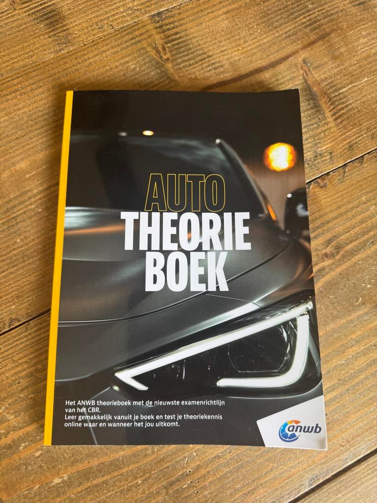 ANWB Auto Theorieboek - Rijbewijs B 2024-1e druk, Boeken, Auto's | Boeken, Ophalen of Verzenden, Zo goed als nieuw, Algemeen