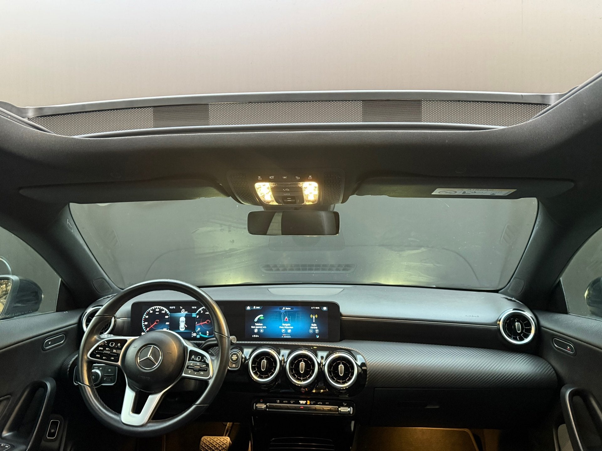 Mercedes-Benz CLA-klasse 180 Business Line|Panorama|Carplay|, Auto's, CLA, Gebruikt, Leder en Stof, Zwart