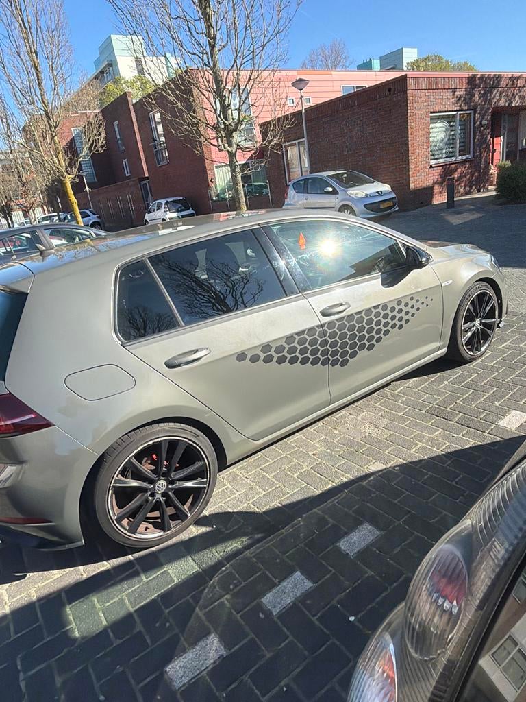 Volkswagen Golf 1.0 TSI 110pk 5D 2017 Grijs, Auto's, 620 kg, Handgeschakeld, 3 cilinders, 1157 kg
