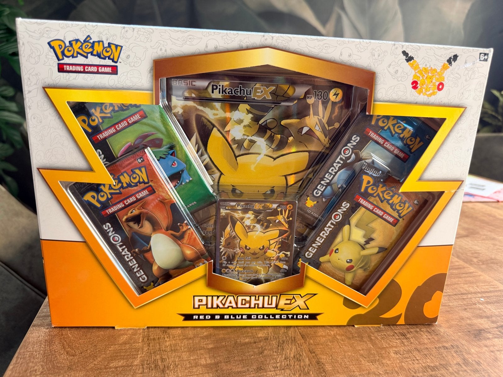 Pokémon Pikachu EX Red & Blue Collection Box (Generations), Ophalen of Verzenden, Nieuw, Meerdere kaarten, Foil