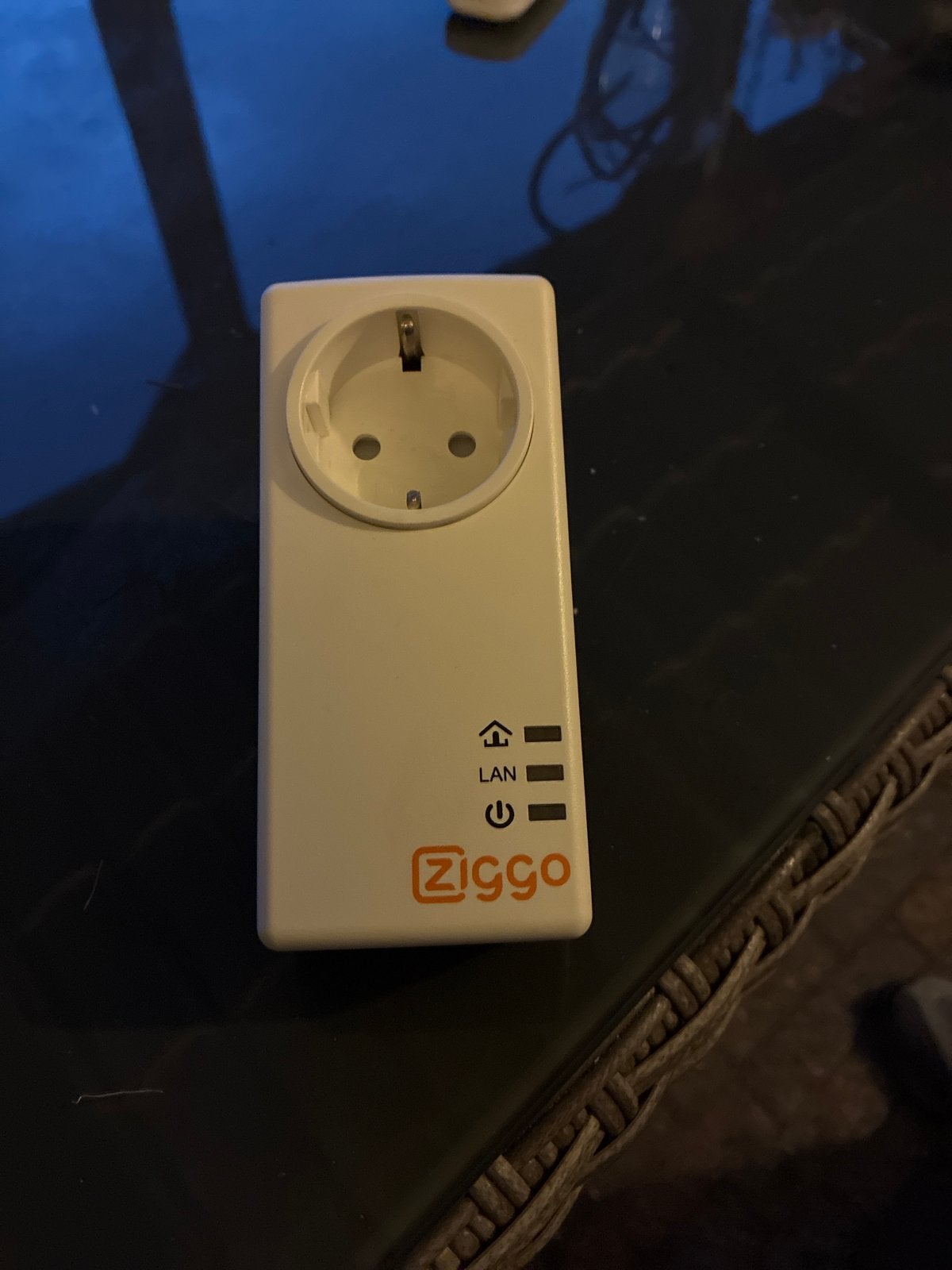 Ziggo Powerline PG-9073LG-ZG Adapter met stopcontact, Ophalen, Gebruikt