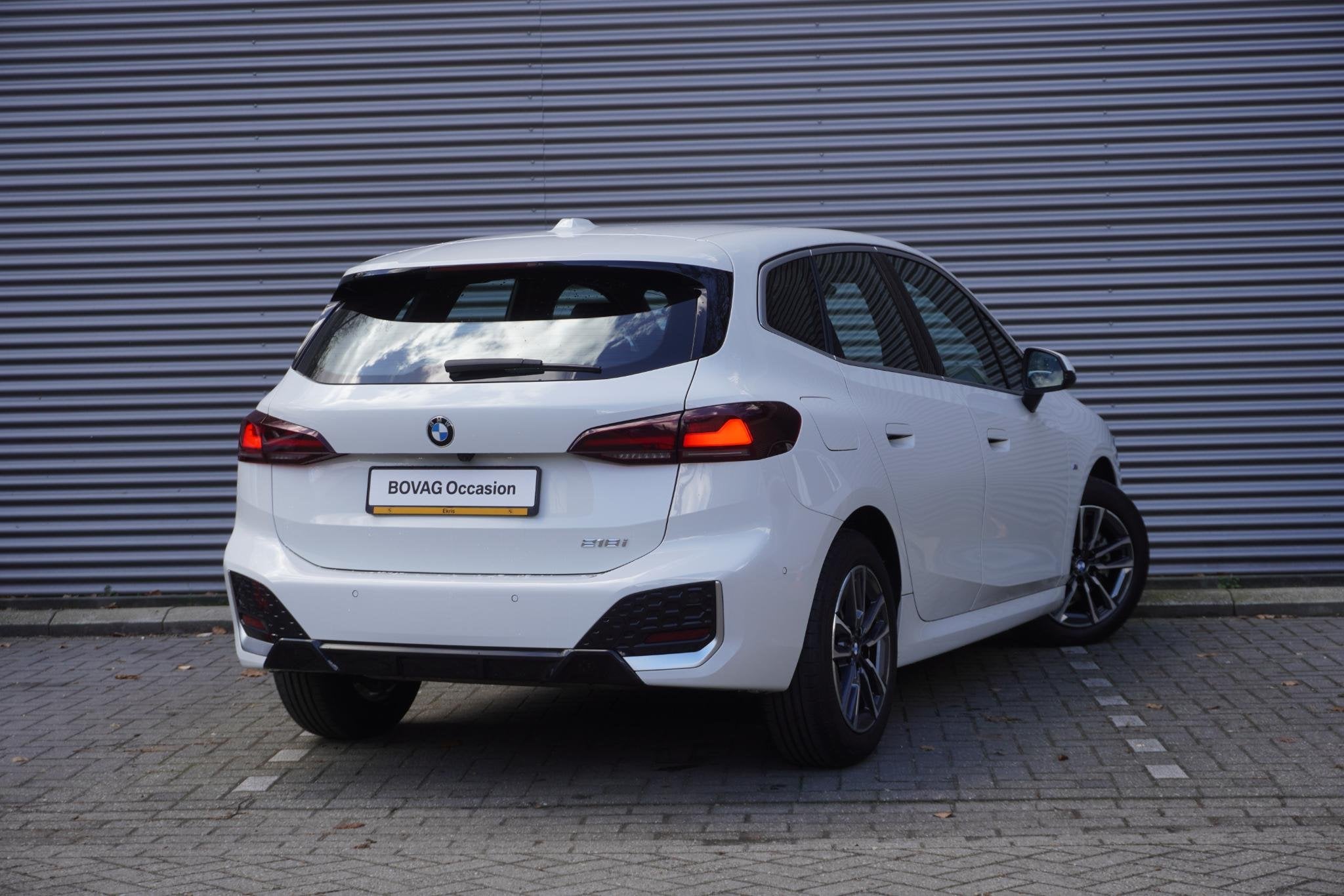 BMW 2 Serie Active Tourer 218i M Sportpakket | 17 inch LM M, Auto's, 12 maanden, Gebruikt, 1445 kg, Wit