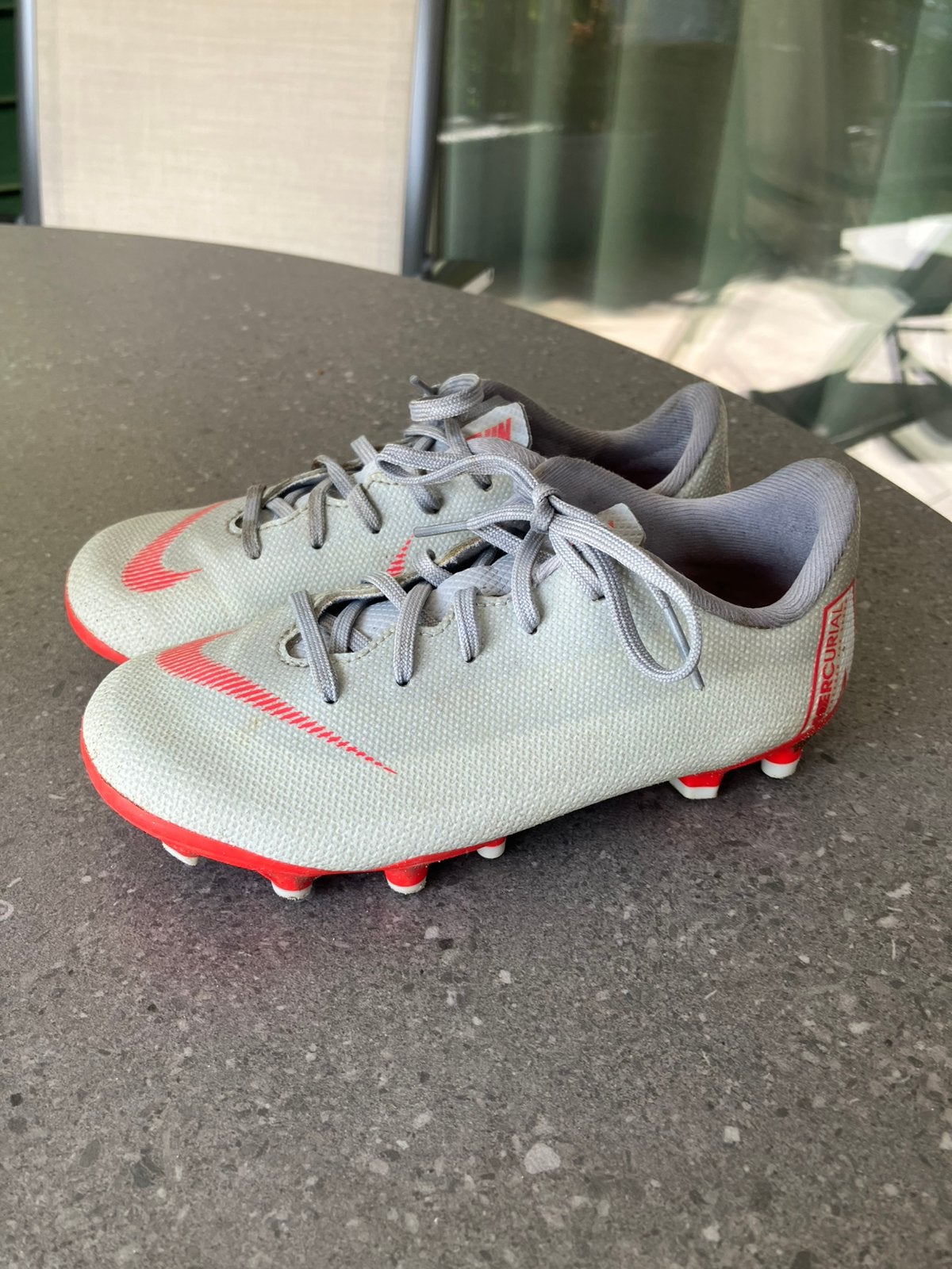 Nike voetbalschoenen kind maat 29,5, Sport en Fitness, Voetbal, Gebruikt, Maat XS of kleiner, Schoenen, Ophalen of Verzenden