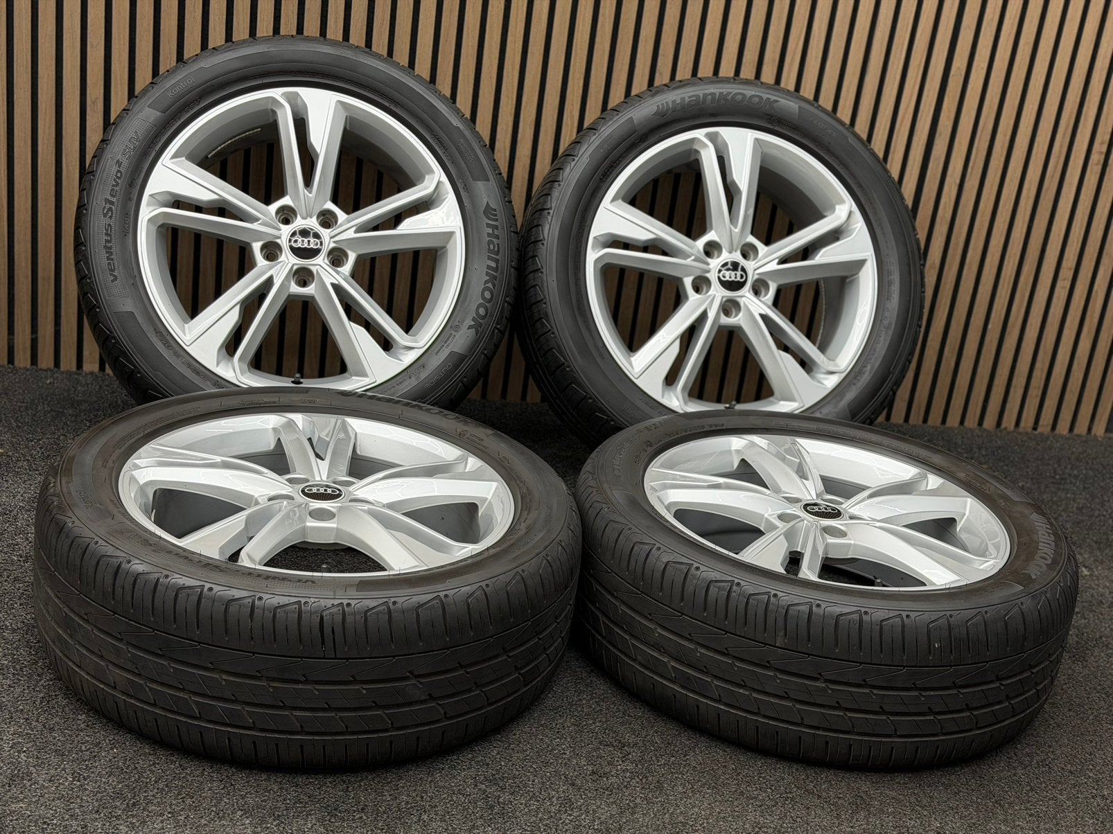 Originele 19 inch Audi Q3 83A S-Line 5x112 ET43 Hankook AO, ., Banden en Velgen, 235 mm, .