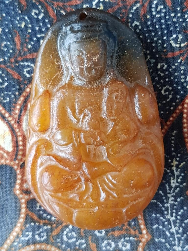 Mooi antiek Oosters Boeddha amulet van jade 6,3 cm.