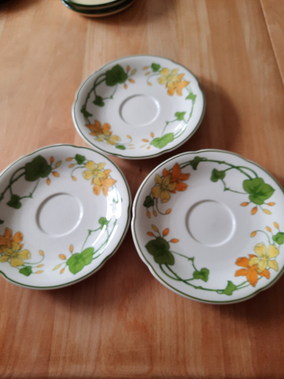 3 schotels voor theekop Geranium Villeroy en Boch, Huis en Inrichting, Keuken | Servies, Ophalen of Verzenden, Porselein, Overige stijlen