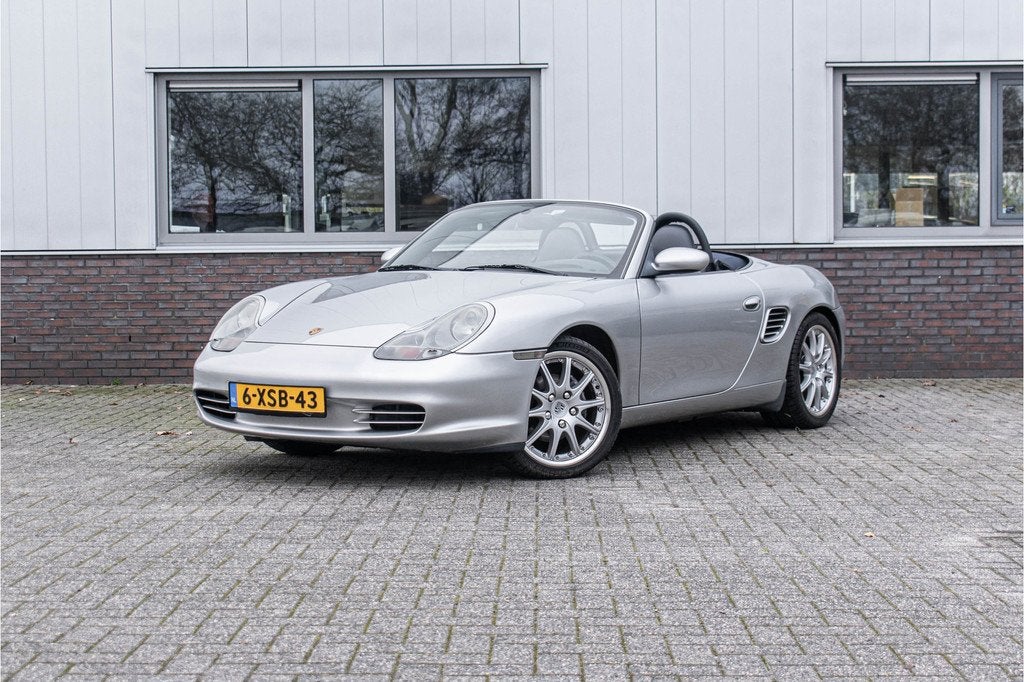 Porsche Boxster verzorgd exemplaar 2.7 handgeschakeld, Auto's, Porsche, 228 pk, Achterwielaandrijving, Gebruikt, Zwart