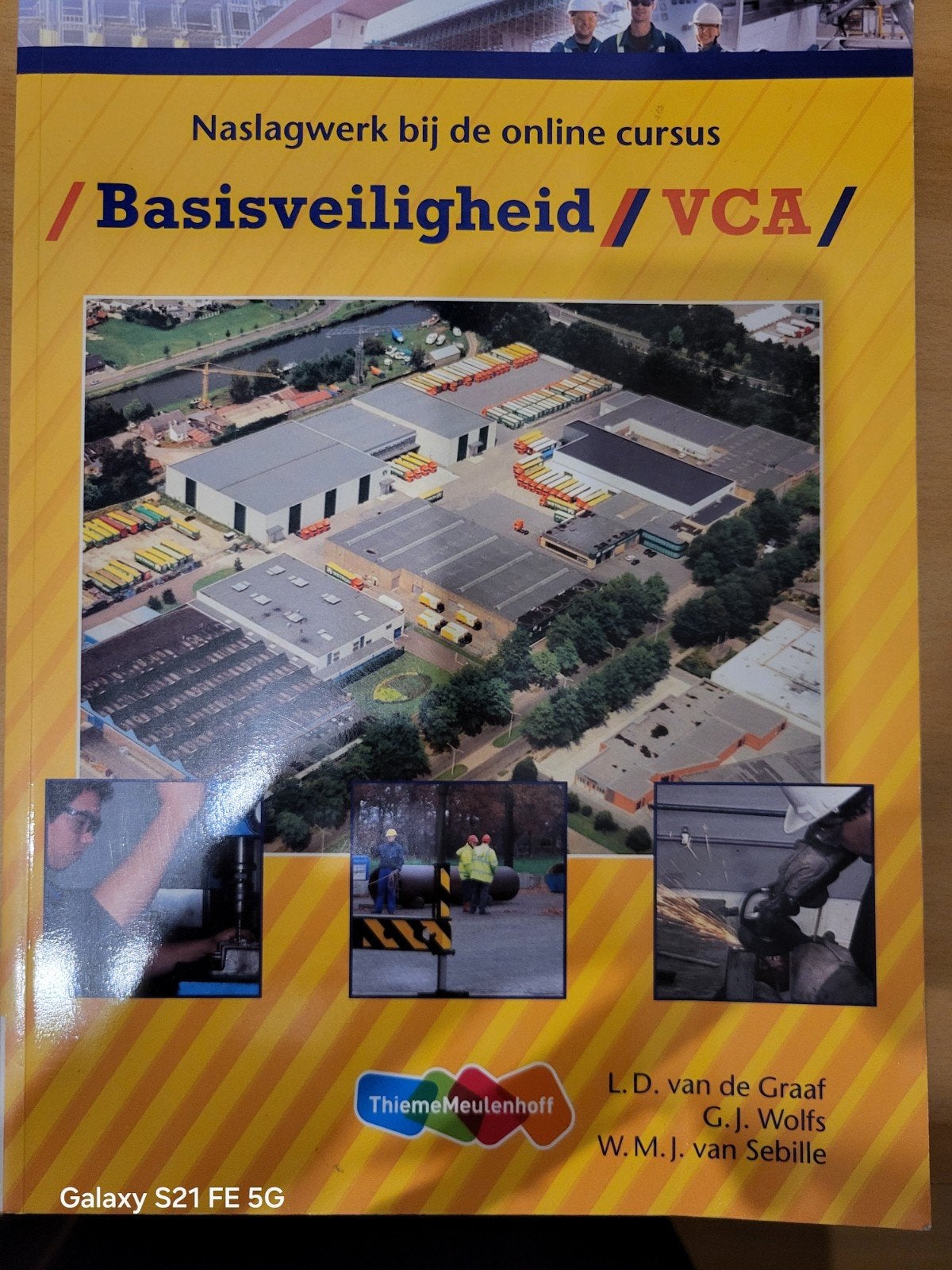 Naslagwerk Basisveiligheid VCA - Thiememeulenhoff, Ophalen of Verzenden, Zo goed als nieuw, Gamma, L.D. van de Graaf, G.J. Wolfs, W.M.J. van Sebille