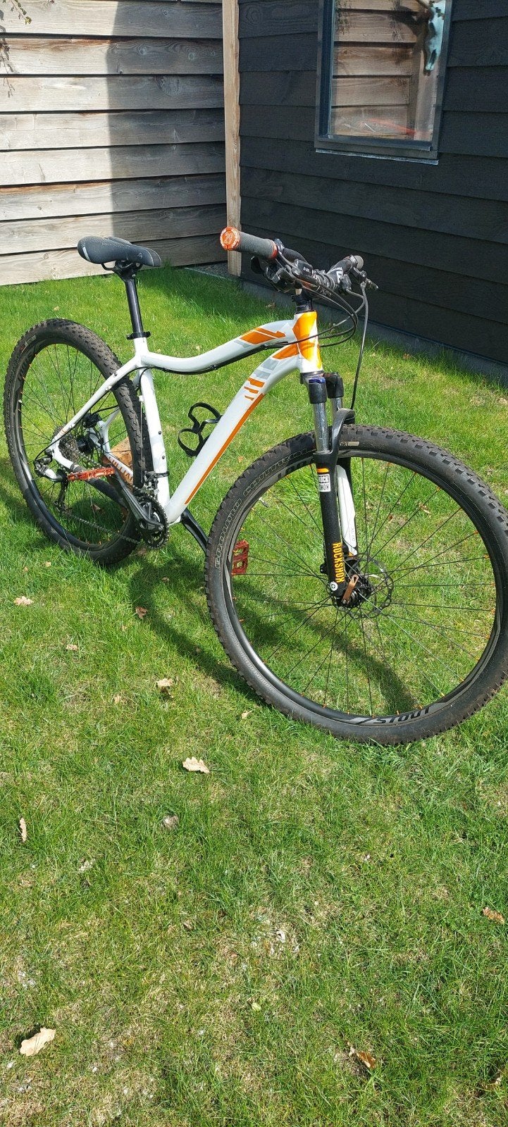Specialized Hardtail Mountainbike - Wit/Oranje, Fietsen en Brommers, Fietsen | Mountainbikes en ATB, Gebruikt, Hardtail, Dames