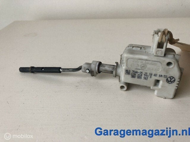 Tankklepvergrendelingsmotor hella 1J0810773B VW Passat Avant, Gebruikt, Volkswagen, Ophalen of Verzenden, Volkswagen