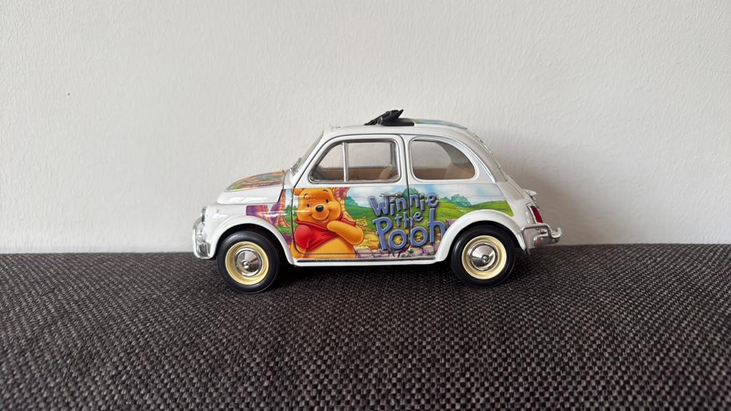 Fiat 500 Winnie the Pooh Bburago 1:16 schaalmodel modelauto, Ophalen of Verzenden, Zo goed als nieuw, Auto
