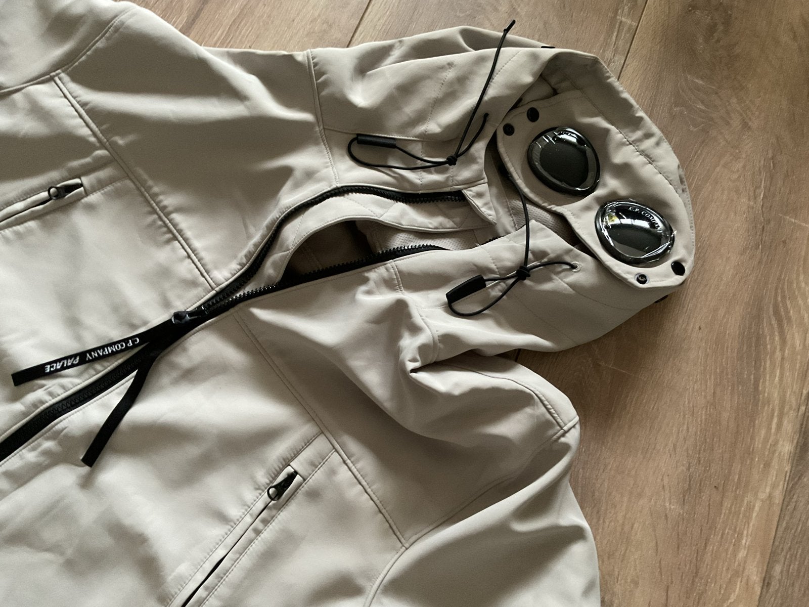 C.P. Company Soft Shell Goggle Jacket Beige Maat XL Nieuw, Ophalen of Verzenden, Nieuw, Maat 56/58 (XL), Beige