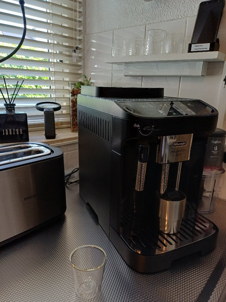 Koffie volautomaat Ecam De Longhi 290.22.B, Witgoed en Apparatuur, Koffiezetapparaten, Ophalen, Koffiemachine, Zo goed als nieuw